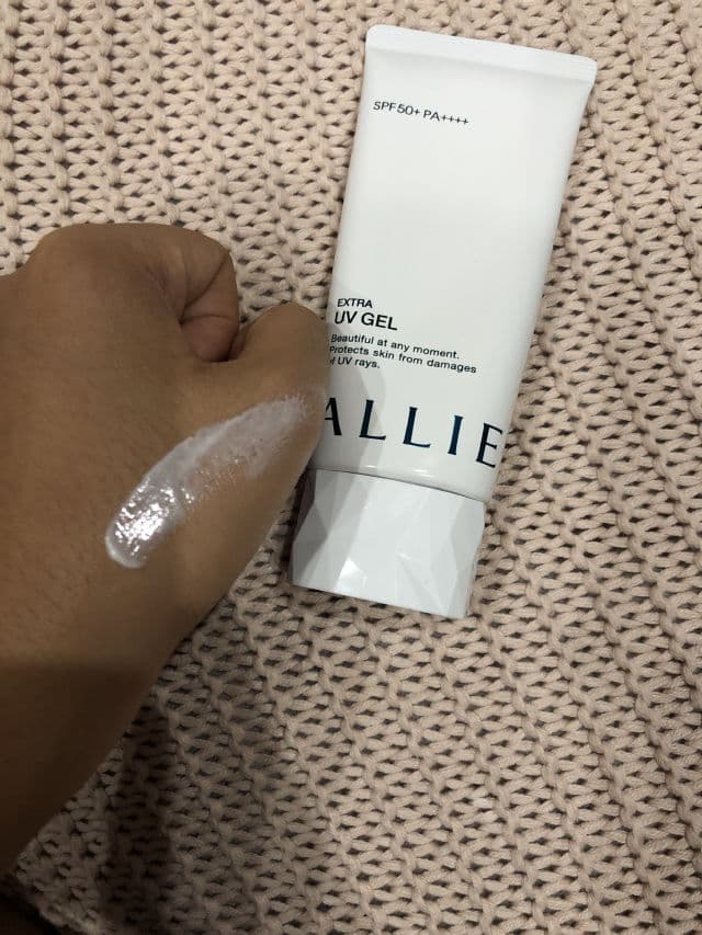 Allie Extra UV Gel SPF50 + PA ++++ review photo by emsvanesa