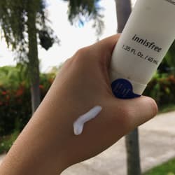 INNISFREE Blueberry Rebalancing Watery Sun Cream SPF37 review photo by ennskincare