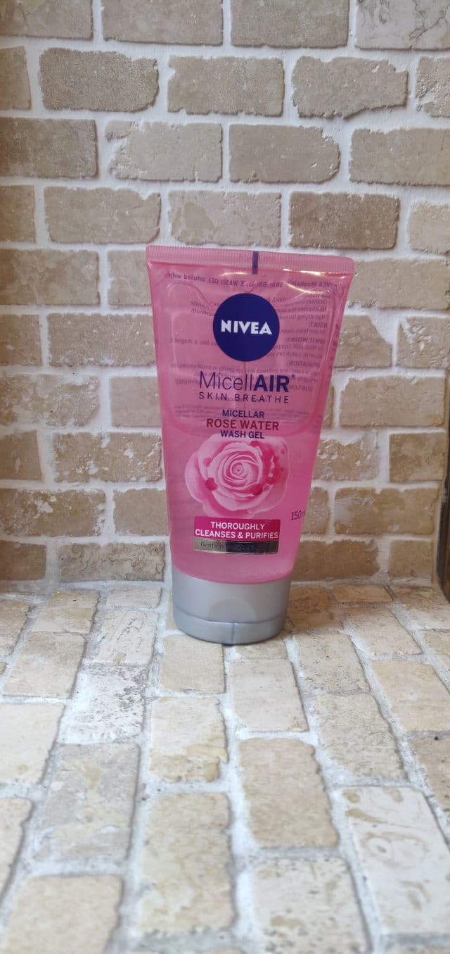 Nivea Micellar Rose Water Wash Gel review photo by evike