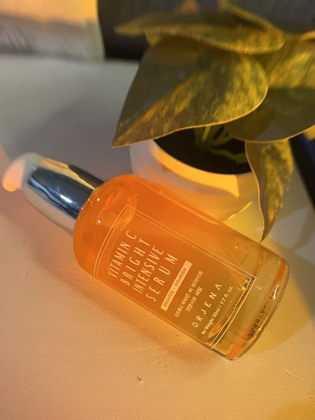 Orjena Vitamin C Bright Intensive Facial Serum review photo by GLOWUPSTUDIO
