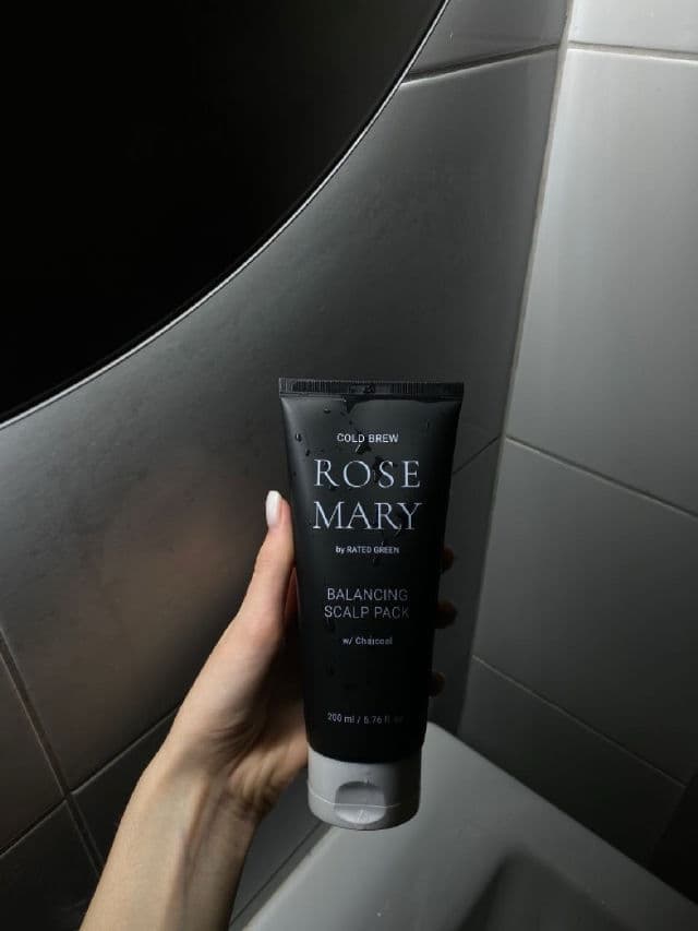 Rated Green Cold Brew Rosemary Balancing Scalp Pack with Charcoal review photo by Pickyjoyugcph