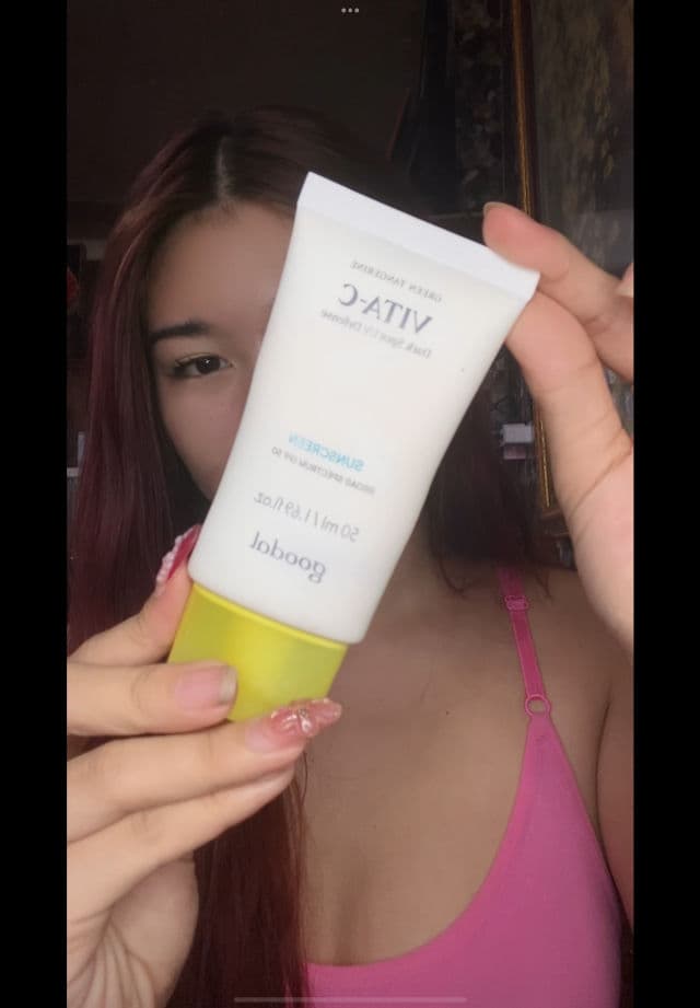 GOODAL Green Tangerine Vita-C Dark Spot UV Defense Sunscreen SPF 50 review photo by Xdoma