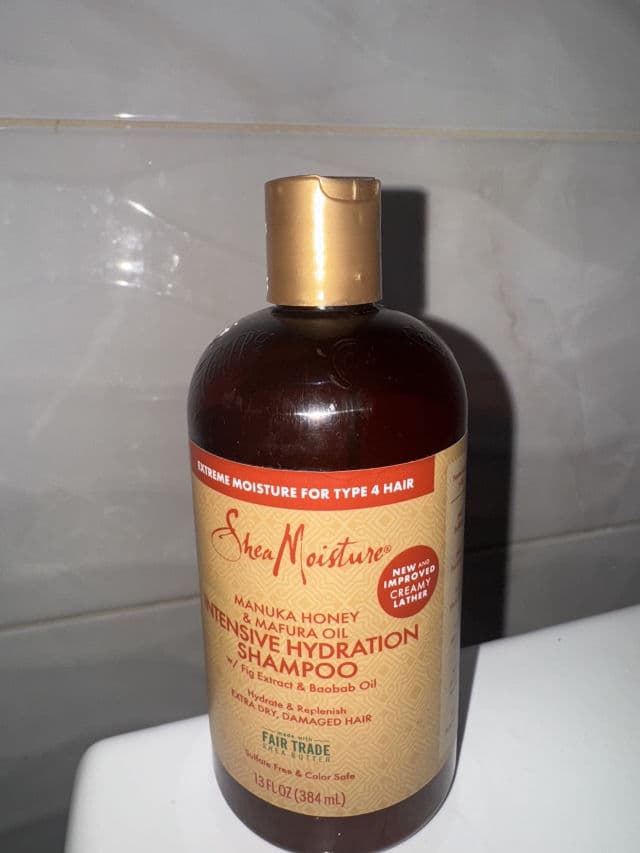 SheaMoisture Manuka Honey & Mafura Oil Intensive Hydration Shampoo review photo by OrquideaUGC