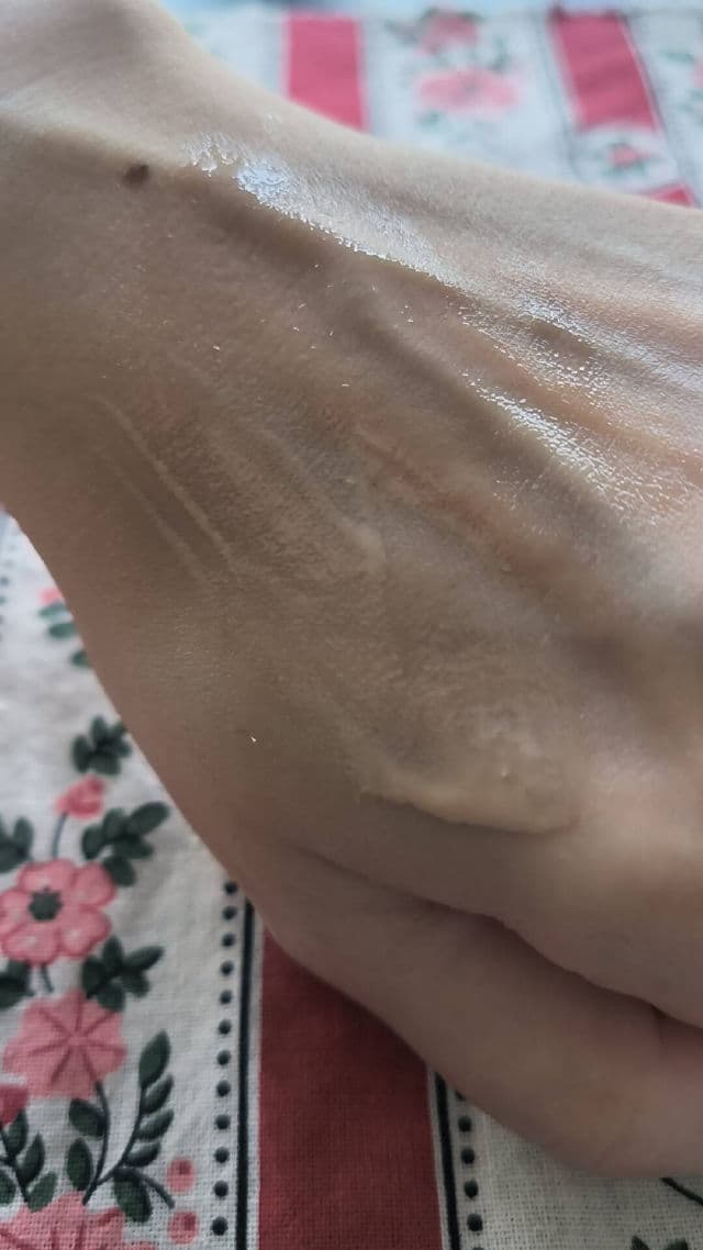 DRMTLGY Universal Tinted Moisturizer SPF 46 review photo by zombieskinz