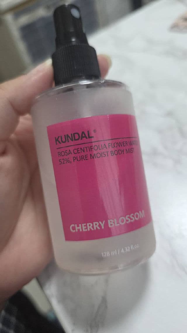 Kundal Pure Moist Body Mist - Cherry Blossom review photo by lulyencorea