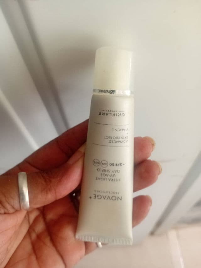 Oriflame Novage Day Shield SPF50 UVA/PA++++ Advanced Skin Protector review photo by altagraciatips
