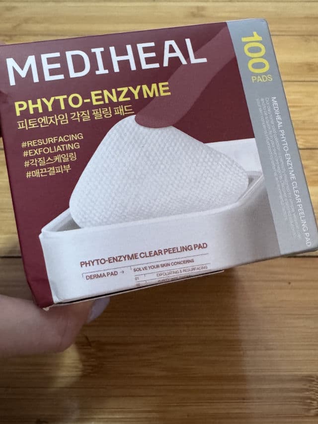 MEDIHEAL Phyto-Enzyme Clear Peeling Pad review photo by Vivian16