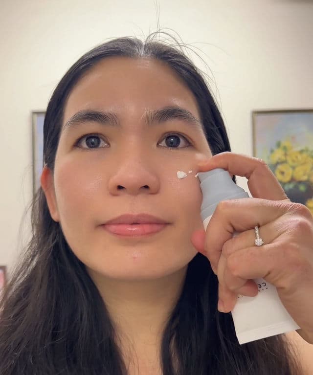 SKIN1004 Madagascar Centella Hyalu-Cica Water-Fit Sun Serum SPF50+ PA++++ review photo by KyubiNo