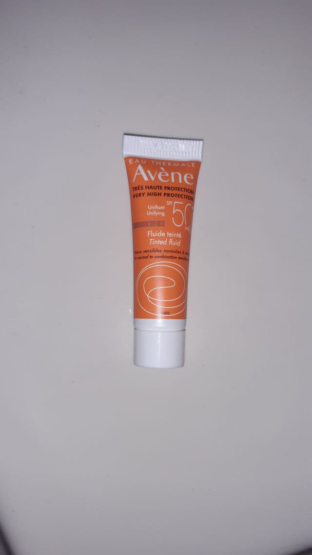 Avene Very High Protection SPF 50+ Tinted Cream review photo by fallmoon