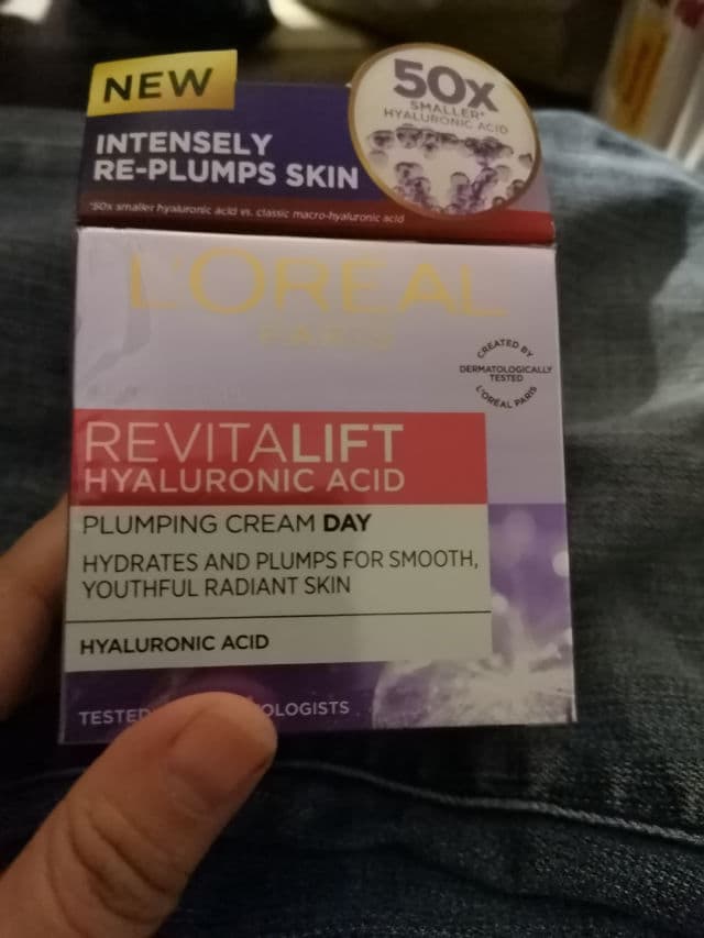 L'Oreal Paris Revitalift Hyaluronic Acid Plumping Cream Day review photo by fayeatotz