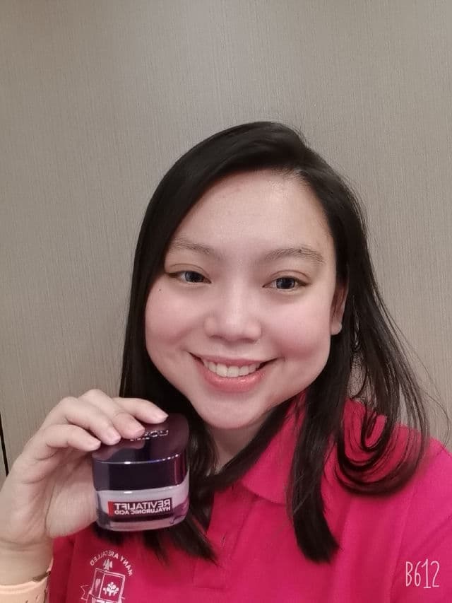 L'Oreal Paris Revitalift Hyaluronic Acid Plumping Cream Day review photo by fayeatotz