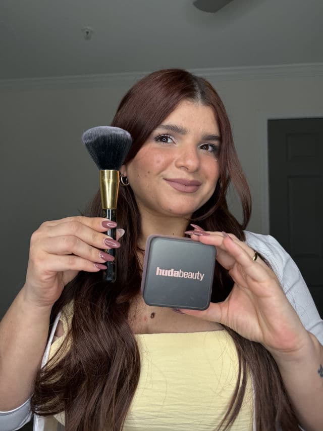 Huda Beauty Easy Bake Loose Powder review photo by leomaralarcon