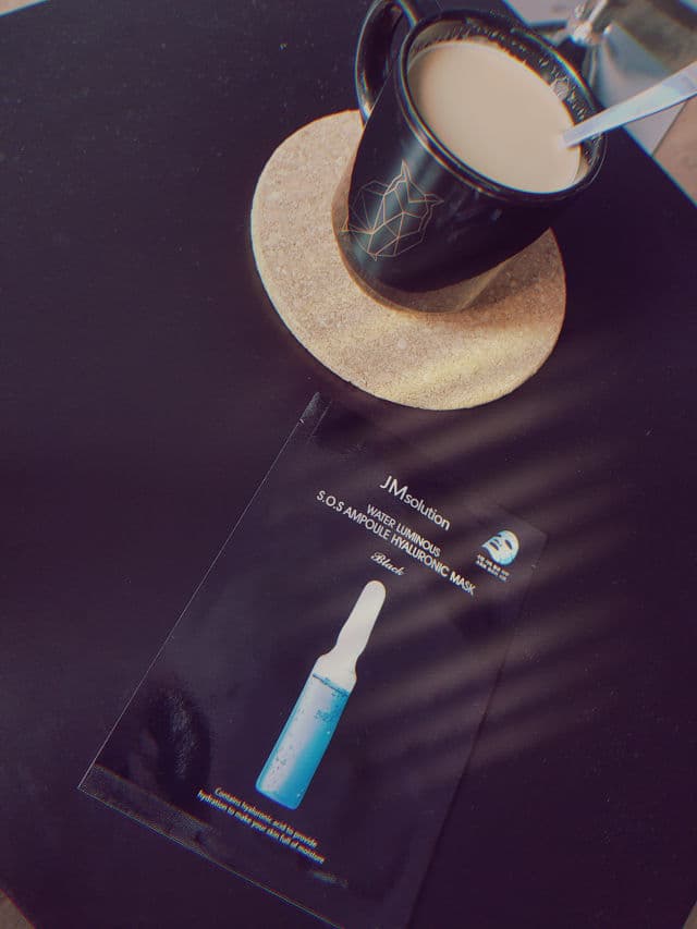 JMsolution Water Luminous S.O.S Ampoule Hyaluronic Mask	 review photo by fox