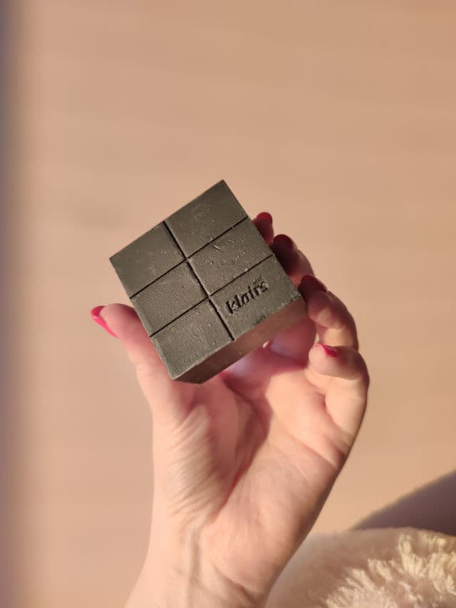 Dear, Klairs Gentle Black Sugar Charcoal Soap review photo by fox