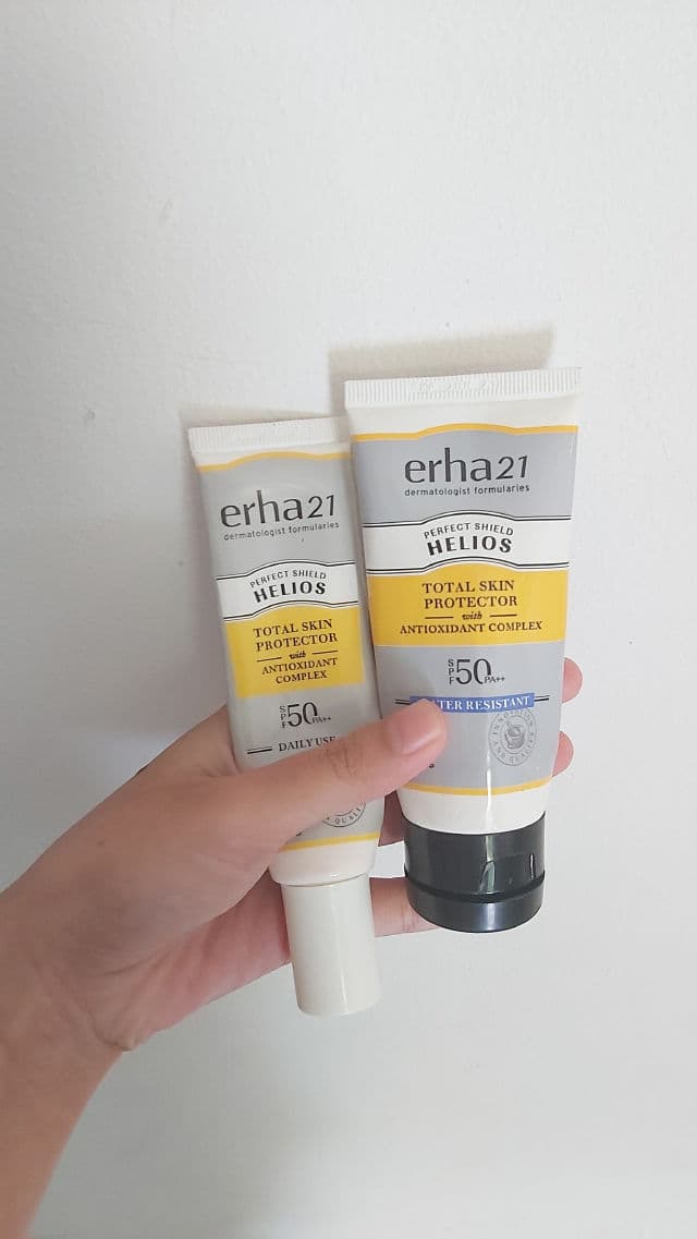 ERHA Perfect Shield Helios Daily Sunscreen SPF50 PA+++ review photo by Freckless