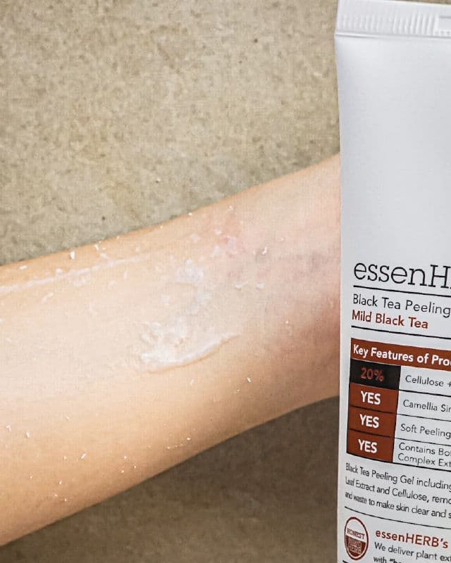 essenHERB Black Tea Peeling Gel review photo by ajengutamee