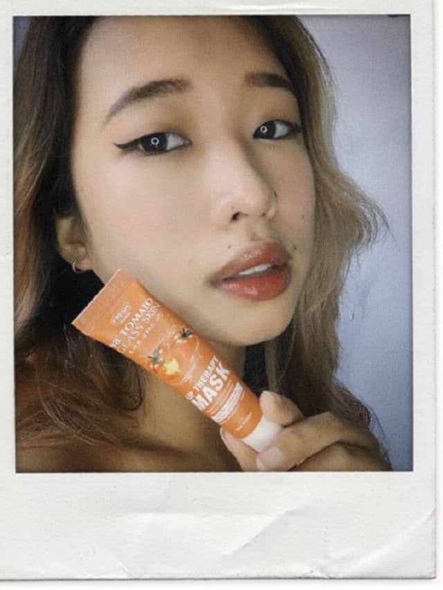 Fresh Skinlab Tomato Glass Skin Sugar Lip Therapy Scrub review photo by gweniithannah