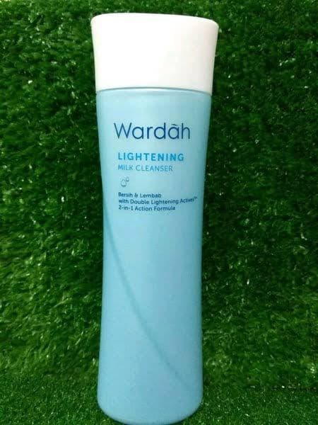 Wardah Lightening Milk Cleanser review photo by han