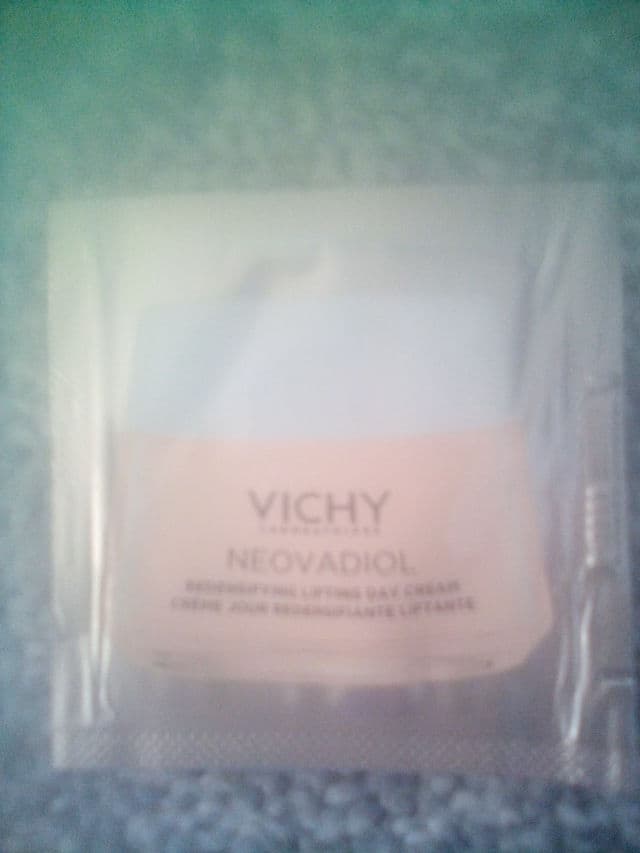 Vichy Neovadiol GF Day Densifying Re-Sculpting Care Normal/Combination review photo by hankisabelle1