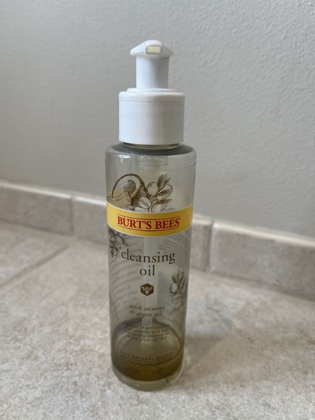 Burt's Bees Cleansing Oil review photo by hartke4