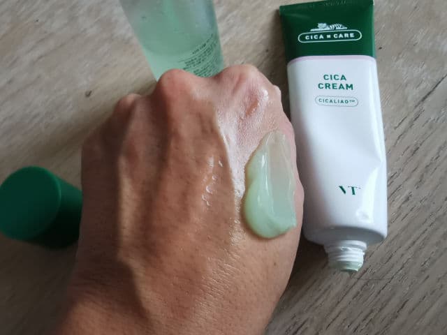 VT COSMETICS Cica Double Mist review photo by hashiskincare