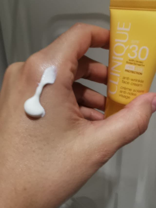 Clinique SPF 30 Anti-Wrinkle Face Cream review photo by hashiskincare