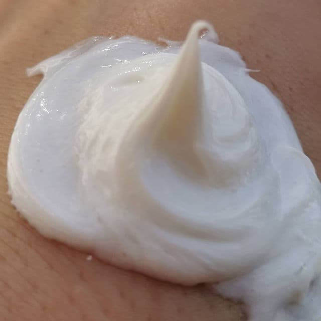 INNISFREE Green Tea Cleansing Foam review photo by hashiskincare