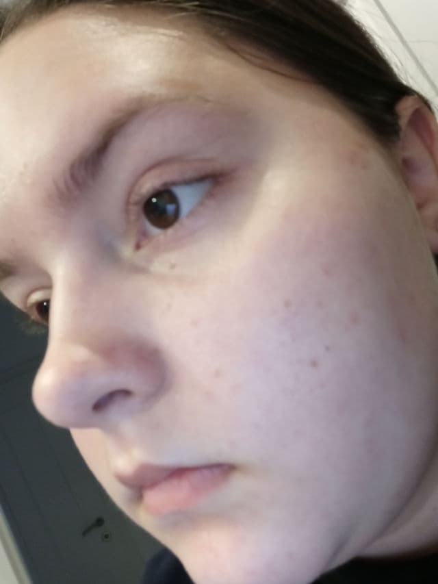 Lavera Naturkosmetik Mattierende Balancecreme Bio-Grüner Tee & Bio-Calendula review photo by hearties