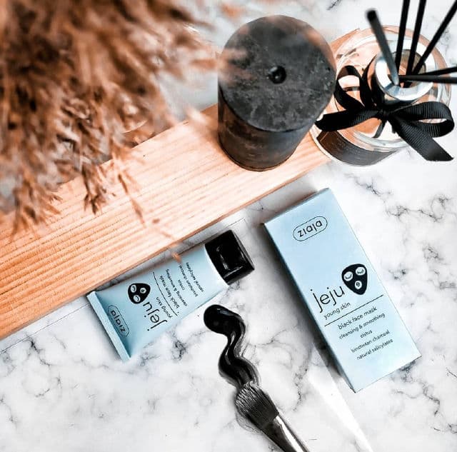 Ziaja Jeju Cleansing & Smoothing Black Face Mask review photo by helenabbyand