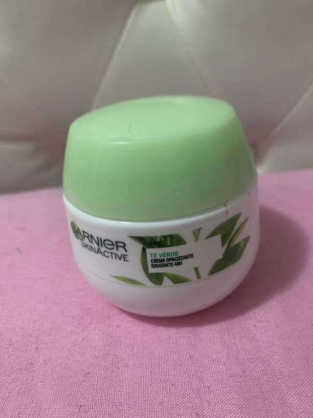 Garnier SkinActive Botanical Day Cream with Green Tea Leaves Hydrate And Mattify review photo by hellobeauty