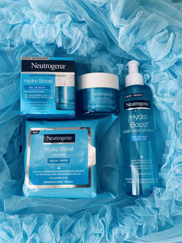 Neutrogena Hydro Boost Facial Cleansing Wipes with Hyaluronic Acid review photo by hellobeauty