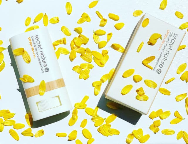 Secret Nature Calendula Primer Sunscreen Stick SPF50+/PA++++ review photo by hellobeauty