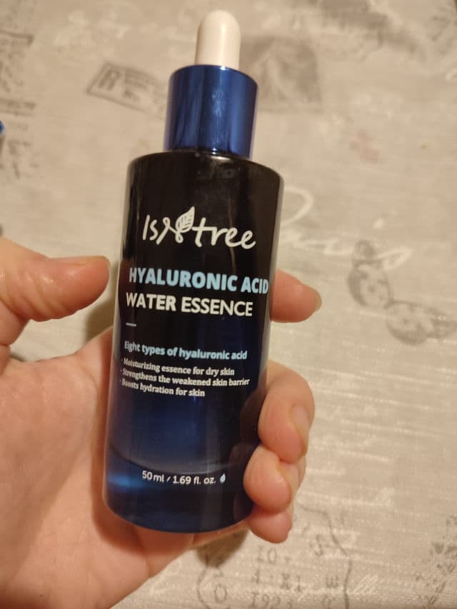 ISNTREE Hyaluronic Acid Water Essence review photo by heyhelga