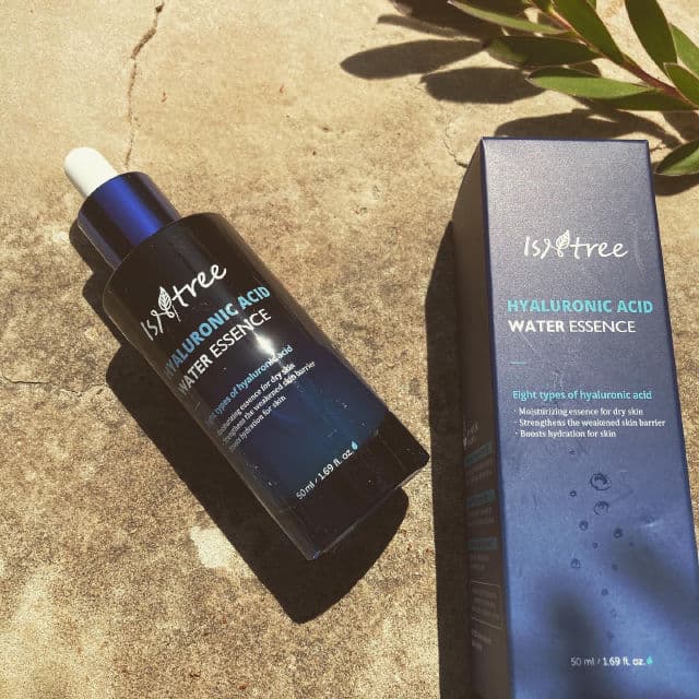 ISNTREE Hyaluronic Acid Water Essence review photo by hoarderbeauty