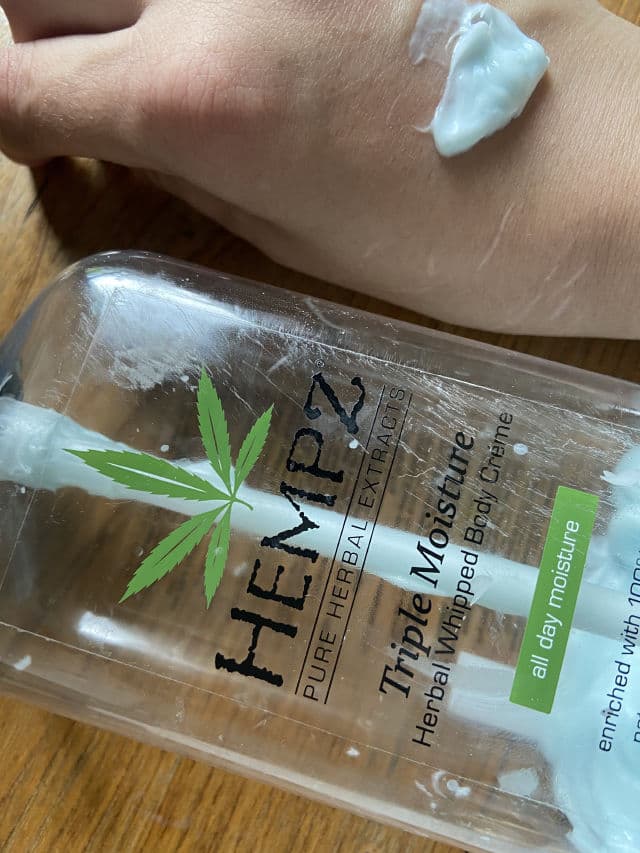 Hempz Triple Moisture Herbal Whipped Body Creme review photo by Pastelem0