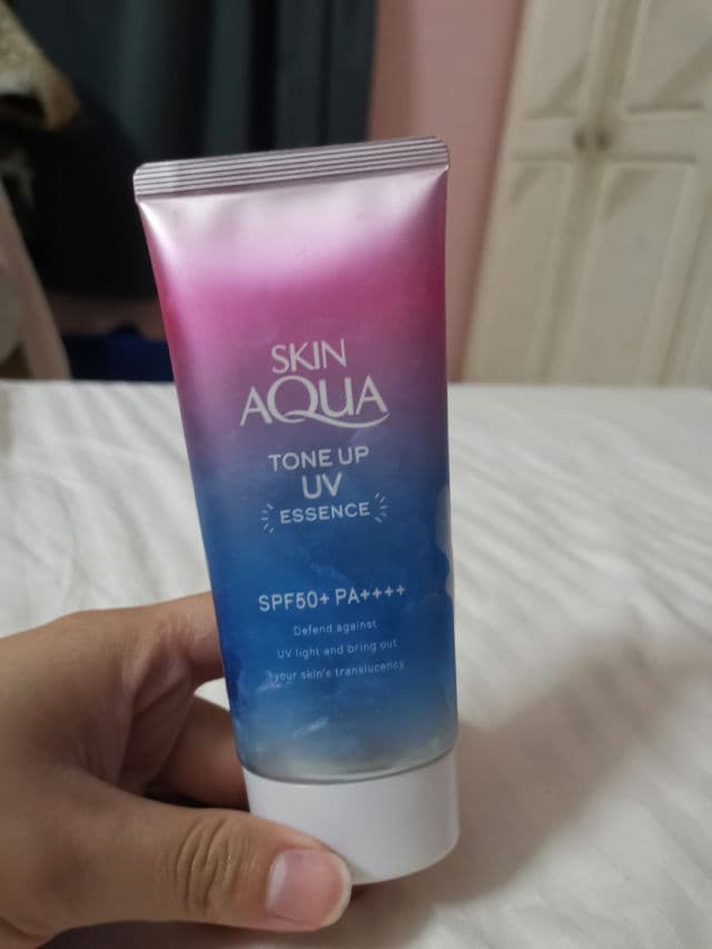 SKIN AQUA Tone Up UV Essence review photo by huaymin37