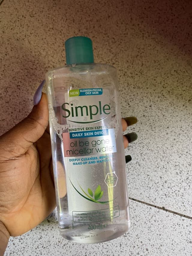 Simple Daily Skin Detox Oil Be Gone Micellar Cleansing Water review photo by iUzunma