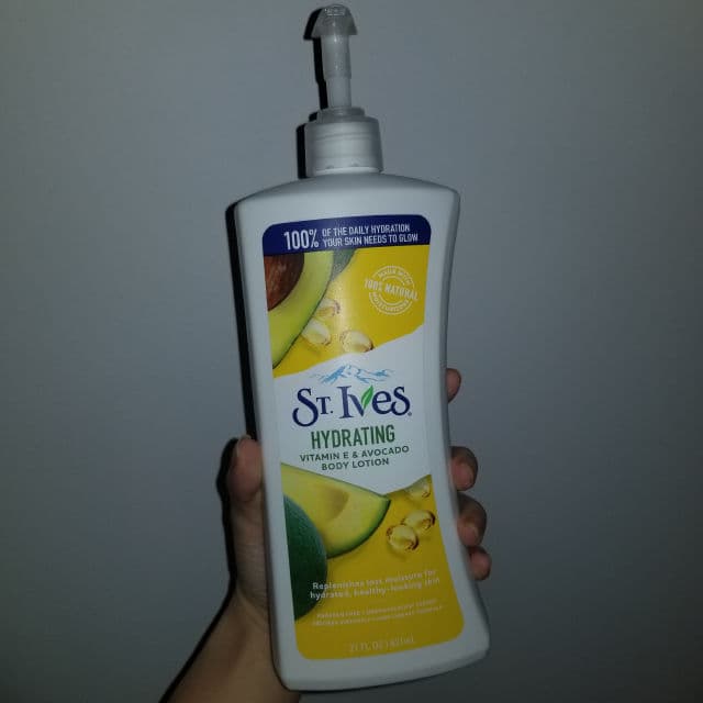 St. Ives Vitamin E & Avocado Hydrating Body Lotion review photo by iibubblii
