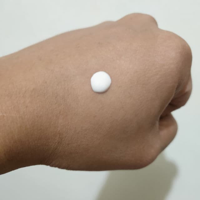 Lana Skin Protect Brightening Sunblock review photo by skinvenue