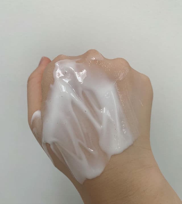 Sioris Cleanse Me Softly Milk Cleanser review photo by isaglowup