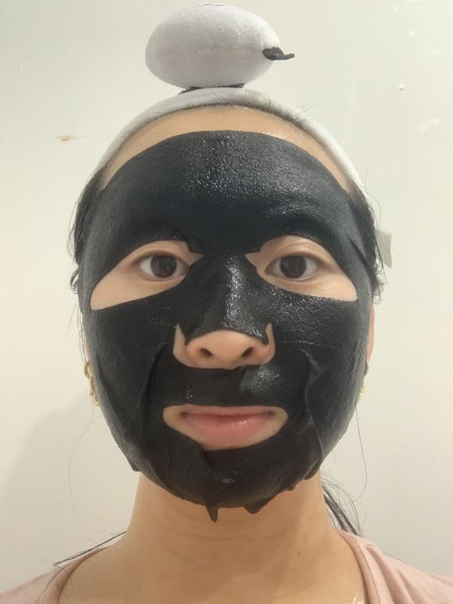 MEDIHEAL MEDIHEAL W.H.P Brightening & Hydrating Charcoal Sheet Mask review photo by isaglowup