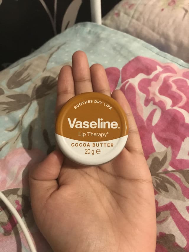 Vaseline Lip Moisturizer Tin Cocoa Butter review photo by ishiskin