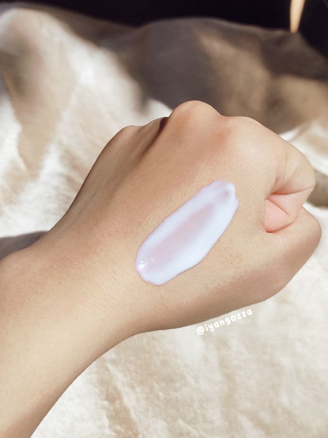 Azarine Hydrasoothe Sunscreen Gel SPF45+++ review photo by iyangozza