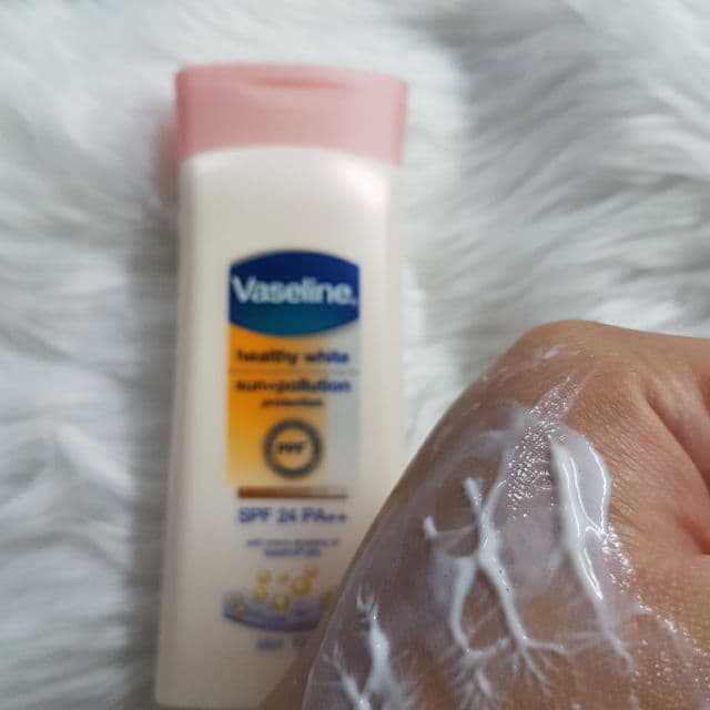 Vaseline Healthy White Sun + Pollution Protection SPF 24 PA+++ review photo by izmelexxie