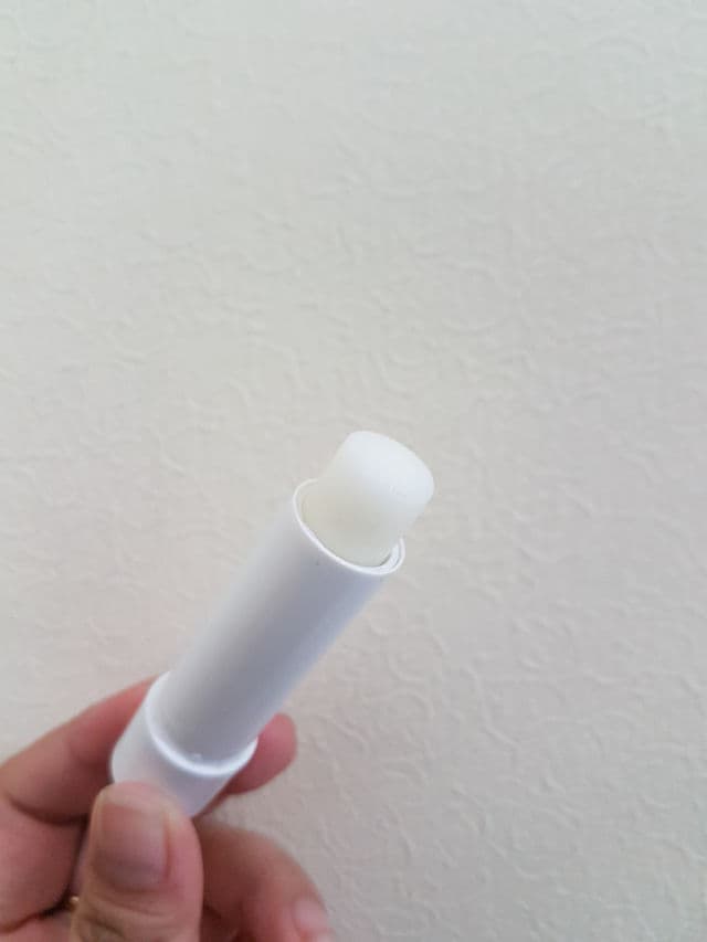 Vaseline Lip Therapy Original Stick review photo by izmelexxie