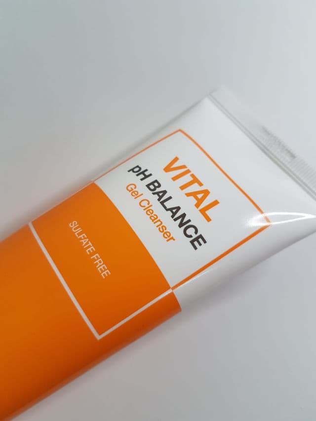 The Skin House Vital pH Balance Gel Cleanser  review photo by izmelexxie