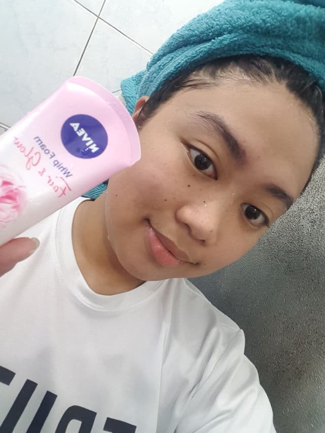 Nivea Fair & Glow Whip Foam Caring Cleanser (Hokkaido Rose) review photo by izmelexxie