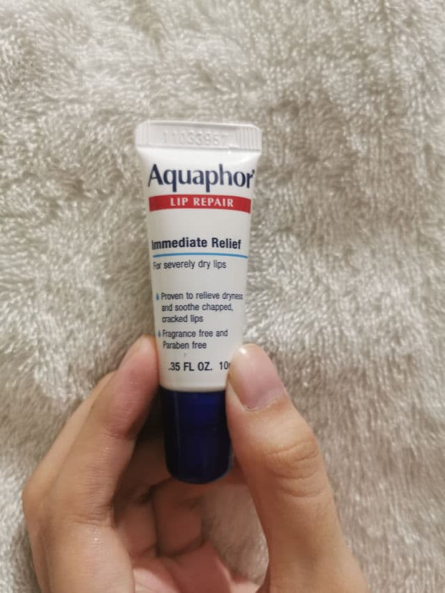 Eucerin Aquaphor Lip Repair review photo by izzzasleep