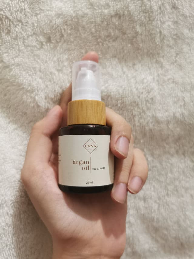 Lana 100% Pure Argan Oil review photo by izzzasleep
