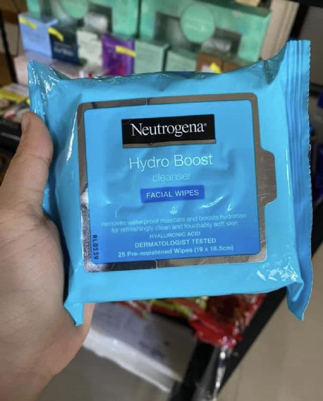Neutrogena Hydro Boost Facial Cleansing Wipes with Hyaluronic Acid review photo by jbaby98